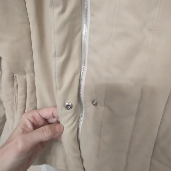 Vintage Cream Puffer Jacket with Faux Fur  Collar And Cuffs - Picture 8 of 14